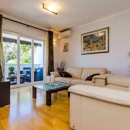 Magellan Deluxe Two Apartment Дубровник Екстериор снимка