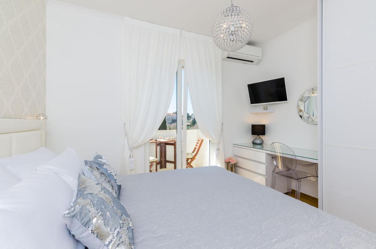 Magellan Deluxe Two Apartment Дубровник Екстериор снимка