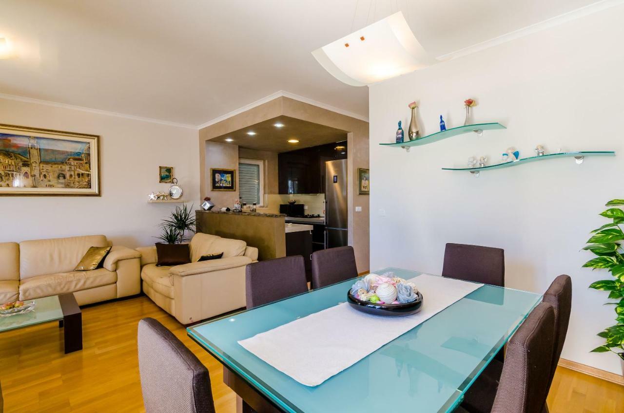 Magellan Deluxe Two Apartment Дубровник Екстериор снимка