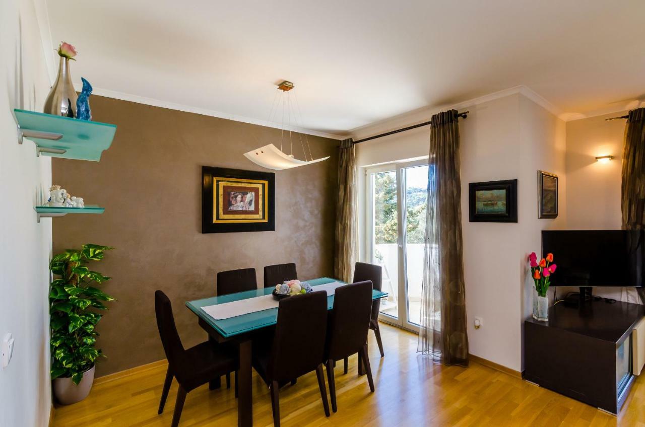 Magellan Deluxe Two Apartment Дубровник Екстериор снимка