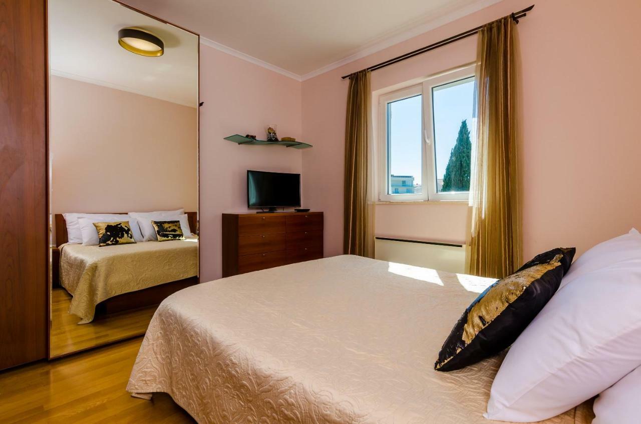 Magellan Deluxe Two Apartment Дубровник Екстериор снимка