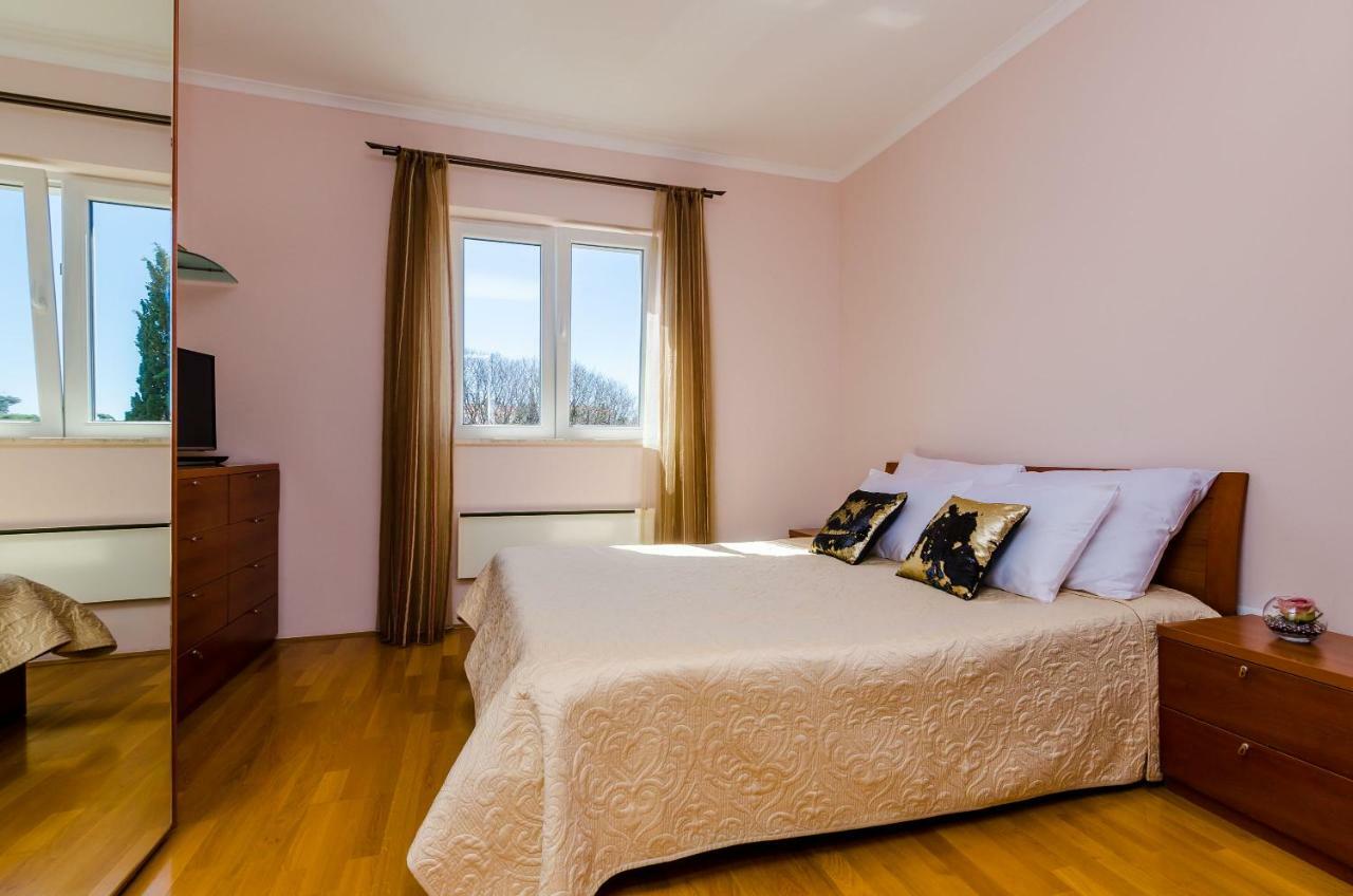 Magellan Deluxe Two Apartment Дубровник Екстериор снимка