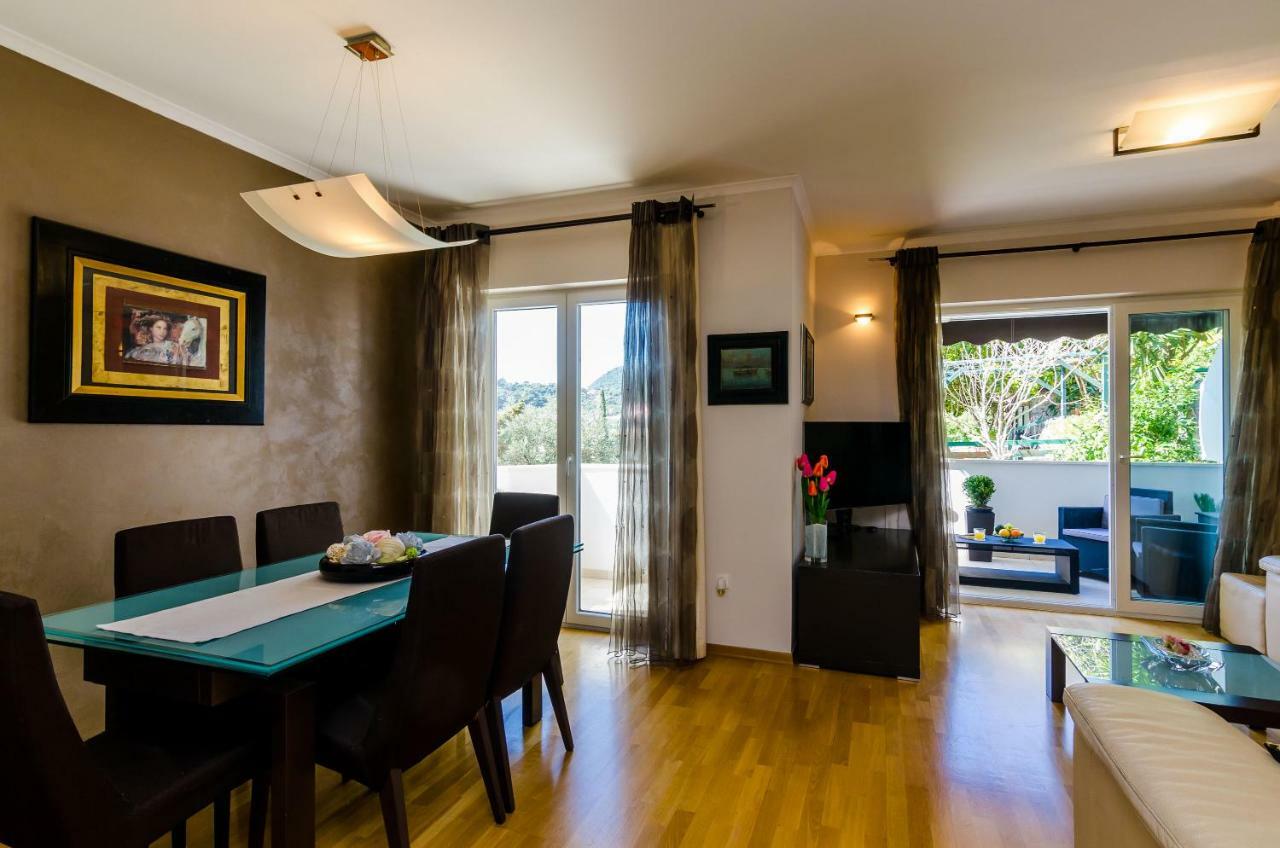Magellan Deluxe Two Apartment Дубровник Екстериор снимка