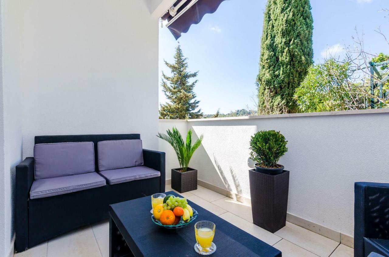 Magellan Deluxe Two Apartment Дубровник Екстериор снимка