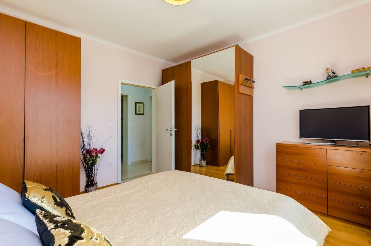 Magellan Deluxe Two Apartment Дубровник Екстериор снимка