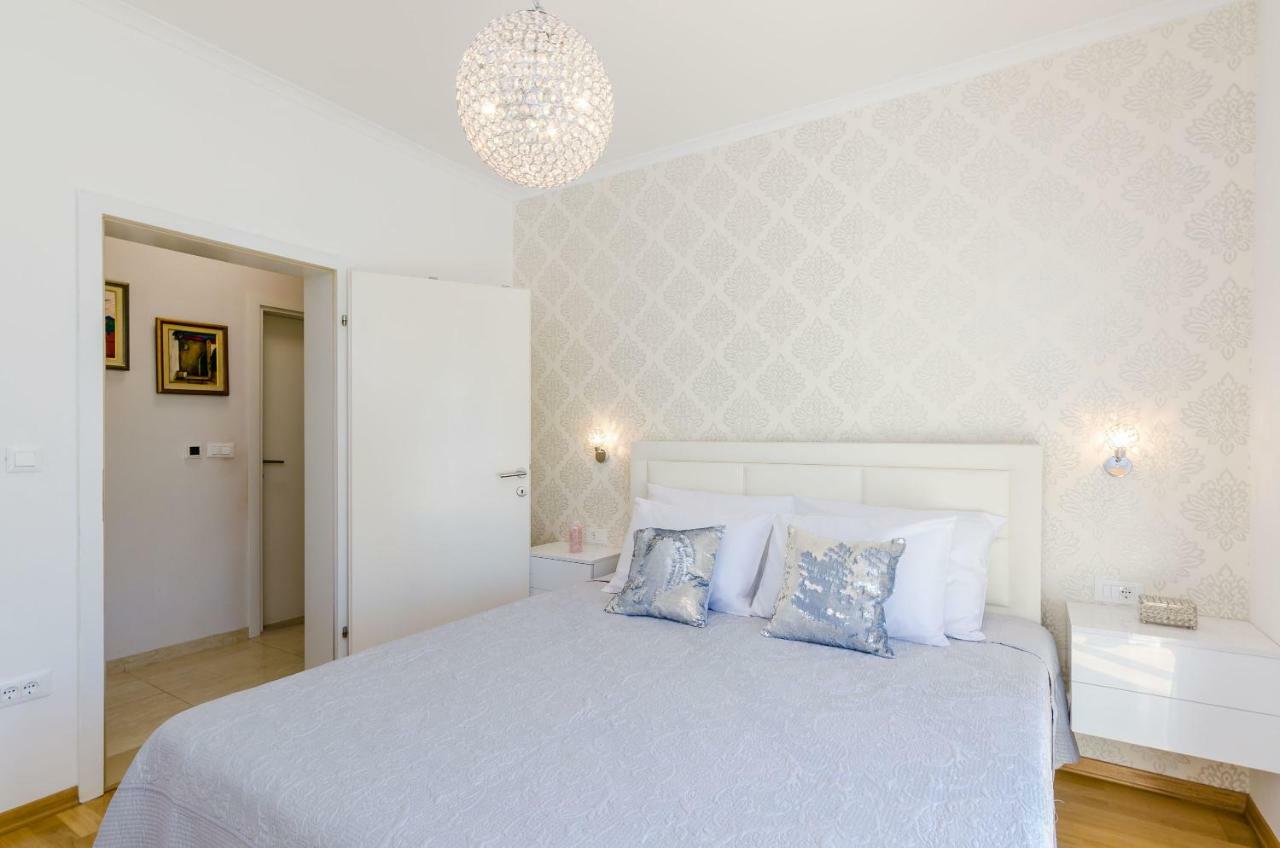 Magellan Deluxe Two Apartment Дубровник Екстериор снимка