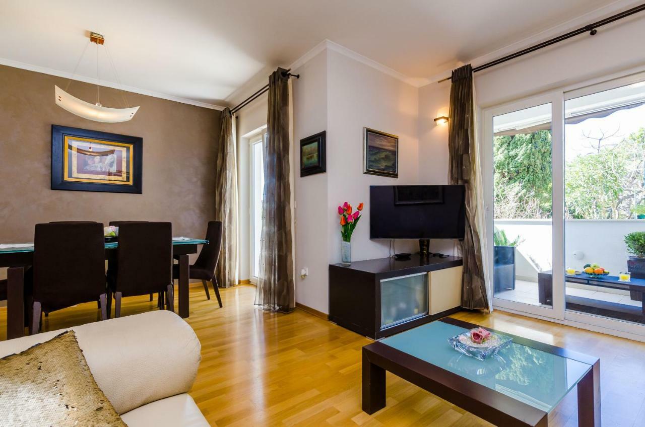 Magellan Deluxe Two Apartment Дубровник Екстериор снимка